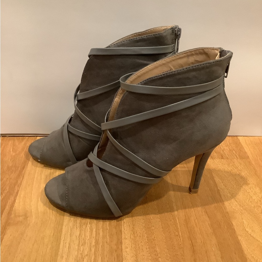 Journey and Crew Samara Heeled Booties Grey Size 6.5 #223